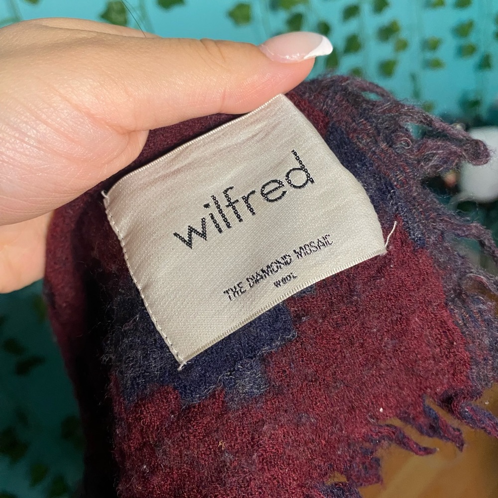 Aritzia Wilfred Blanket Scarf - Picture 4 of 16